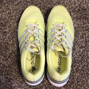 Adidas Run Strong Women’s 8.5 Neon Yellow Shoes